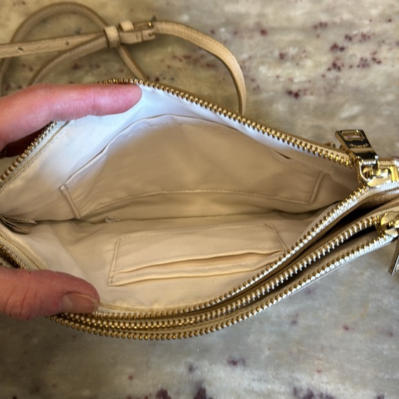 Coach Purse great condition!! - Picture 6 of 8